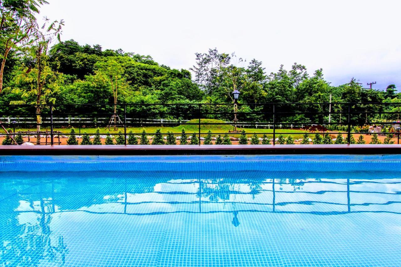 The X10 Private Pool Villa & Resort Khao Yai Mu Si Bagian luar foto